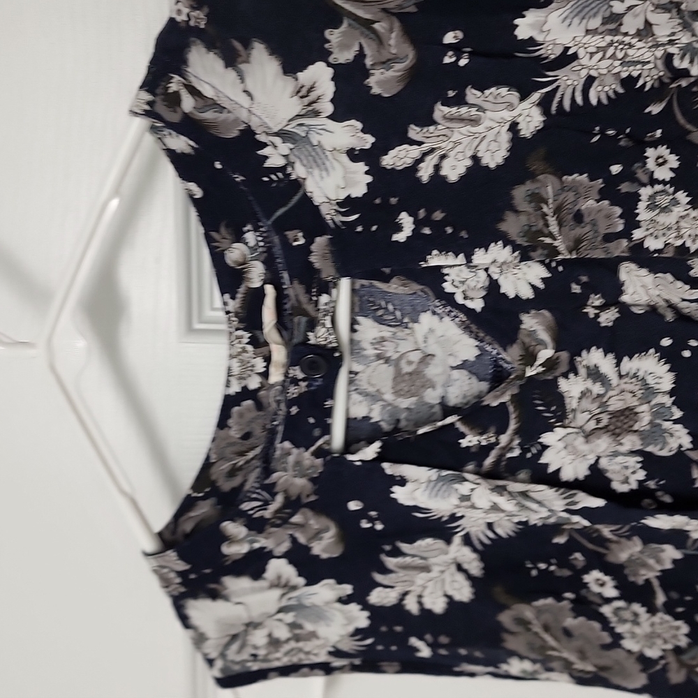 Lida Collection Tank Top - Picture 2 of 5